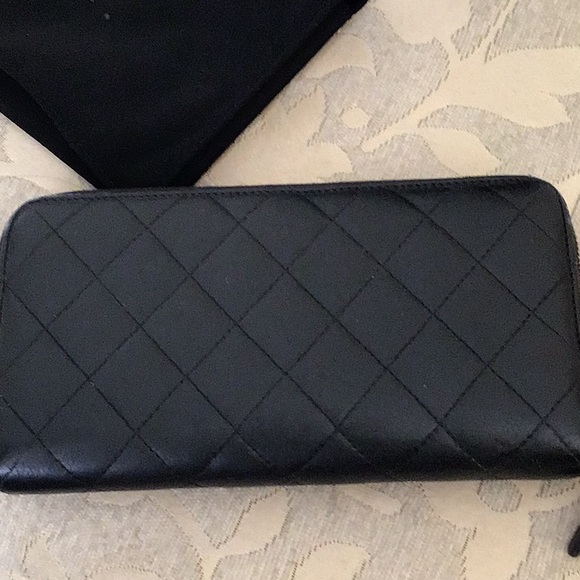 Chanel Quilted Wallet in Black 🖤🖤🖤 - Picture 5 of 16